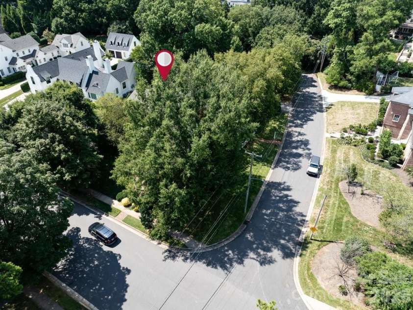 2200 Queens Road, Charlotte, NC 28207.  MLS# CAR4422413, YatesRealty ID 49399. 