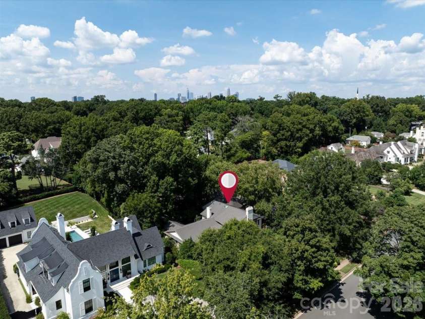 2200 Queens Road, Charlotte, NC 28207.  MLS# CAR4422413, YatesRealty ID 49399. 