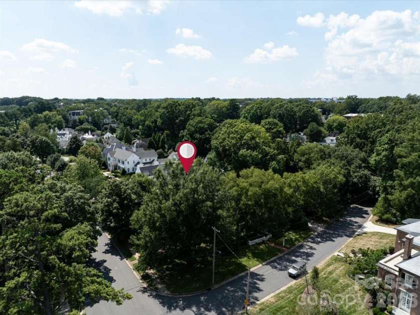 2200 Queens Road, Charlotte, NC 28207.  MLS# CAR4422413, YatesRealty ID 49399. 