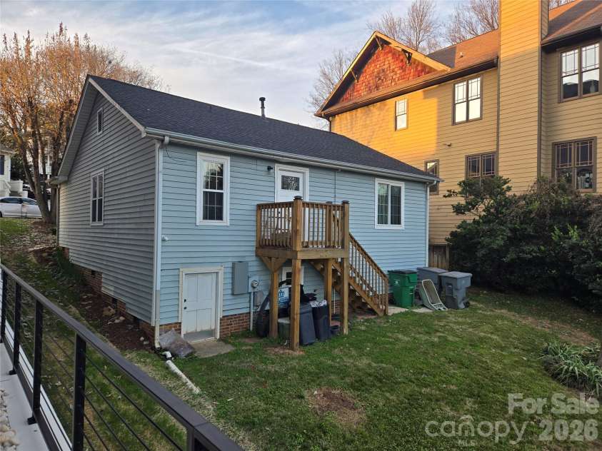 316 Frazier Avenue, Charlotte, NC 28216.  MLS# CAR4206275, YatesRealty ID 494. 