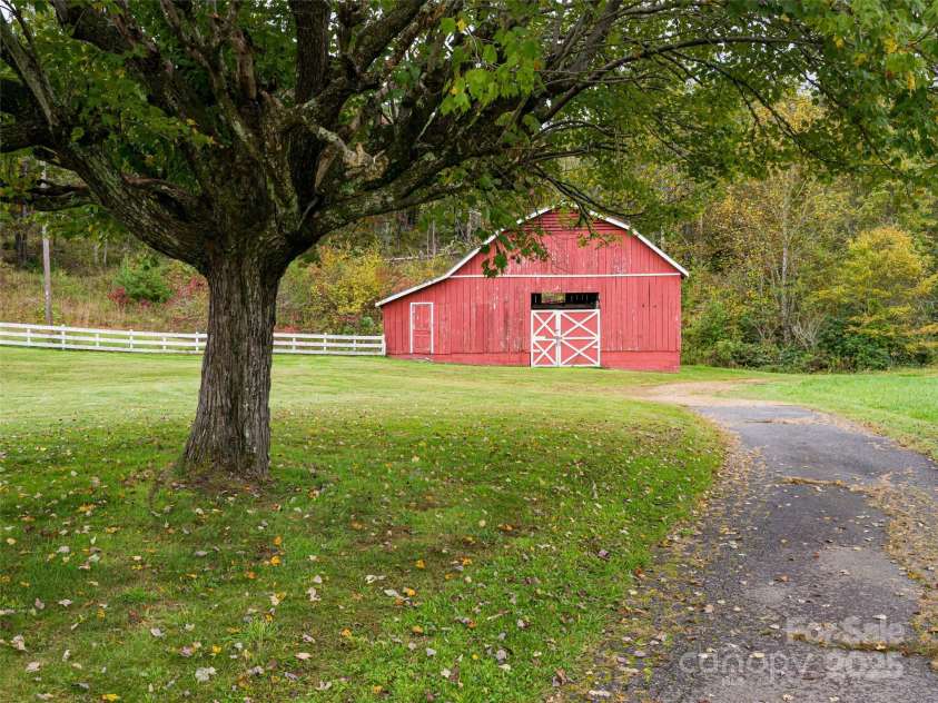 71 Happy Valley Drive, Mills River, NC 28759.  MLS# CAR4312252, YatesRealty ID 494. 