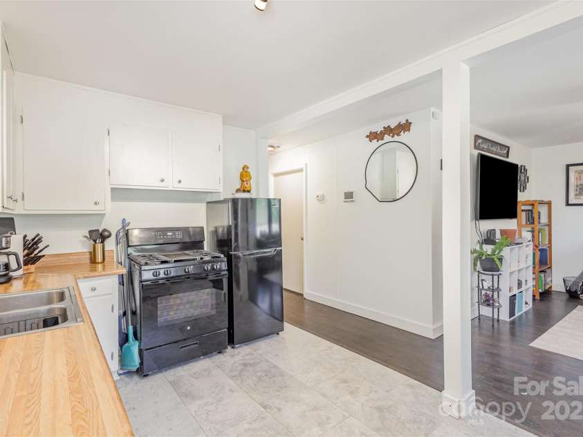 2320 Monterey Park Drive, Gastonia, NC 28054.  MLS# CAR4229274, YatesRealty ID 4940. 