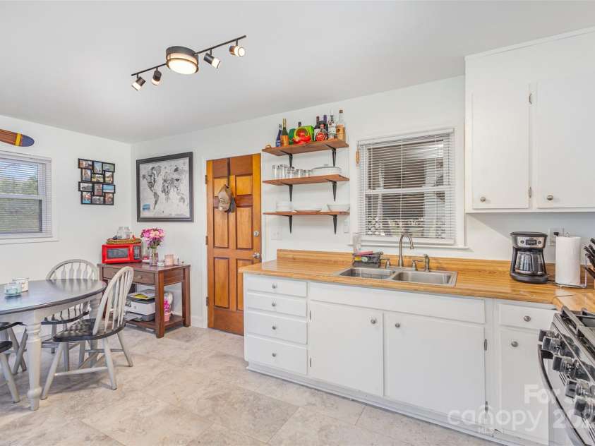 2320 Monterey Park Drive, Gastonia, NC 28054.  MLS# CAR4229274, YatesRealty ID 4940. 