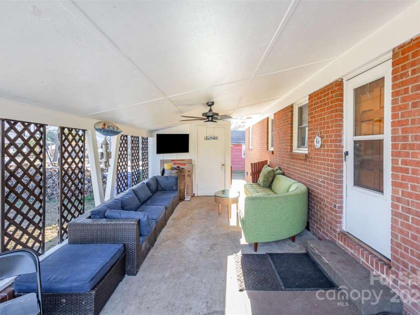 2320 Monterey Park Drive, Gastonia, NC 28054.  MLS# CAR4229274, YatesRealty ID 4940. 