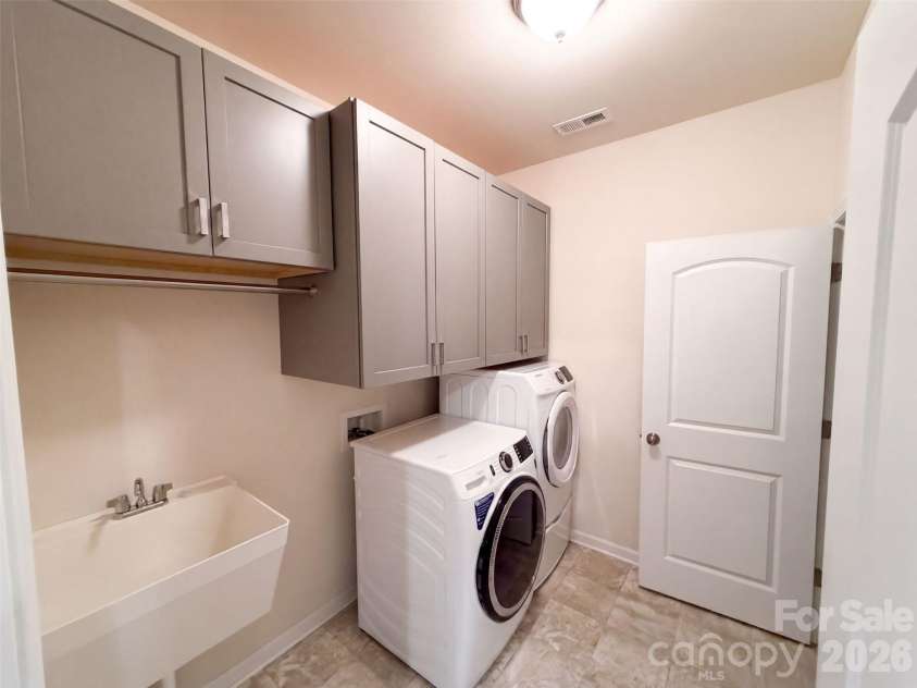 2221 Holden Avenue, Concord, NC 28025.  MLS# CAR4422387, YatesRealty ID 49400. 