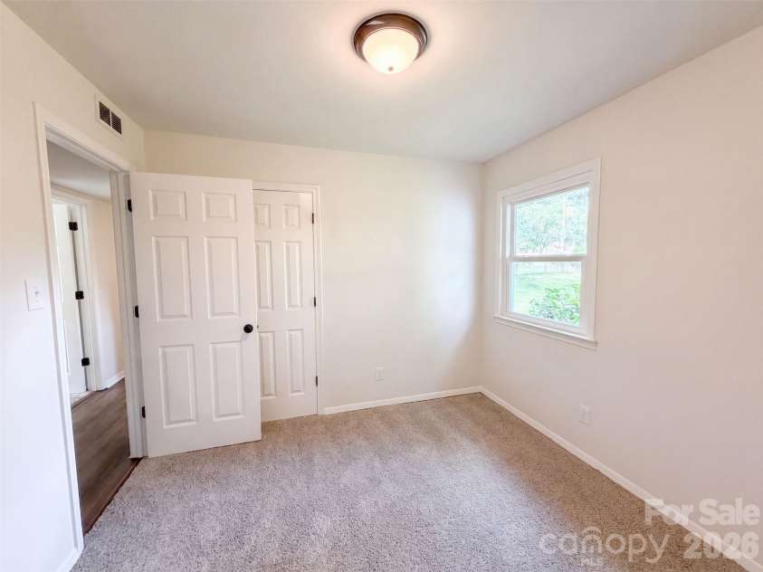 728 Milan Road, Charlotte, NC 28216.  MLS# CAR4422393, YatesRealty ID 49401. 