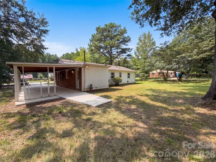 728 Milan Road, Charlotte, NC 28216.  MLS# CAR4422393, YatesRealty ID 49401. 