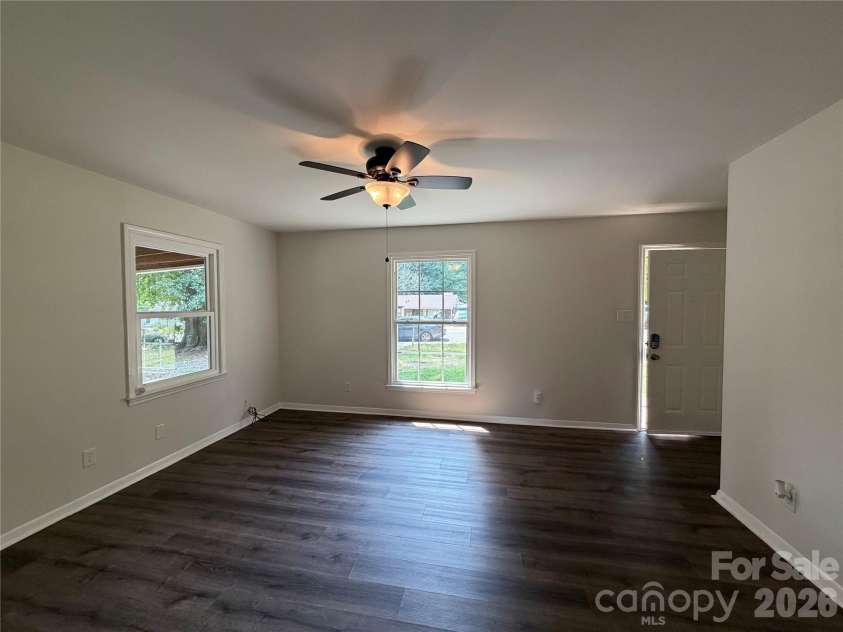 728 Milan Road, Charlotte, NC 28216.  MLS# CAR4422393, YatesRealty ID 49401. 