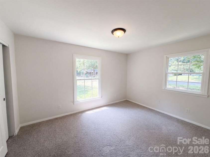 728 Milan Road, Charlotte, NC 28216.  MLS# CAR4422393, YatesRealty ID 49401. 