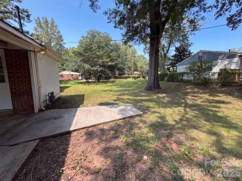 728 Milan Road, Charlotte, NC 28216.  MLS# CAR4422393, YatesRealty ID 49401. 