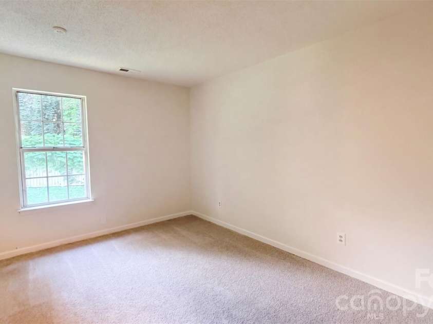 6223 Sunbridge Court, Charlotte, NC 28269.  MLS# CAR4422433, YatesRealty ID 49402. 
