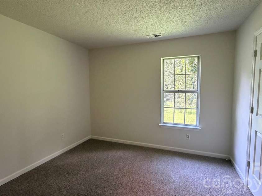 6223 Sunbridge Court, Charlotte, NC 28269.  MLS# CAR4422433, YatesRealty ID 49402. 