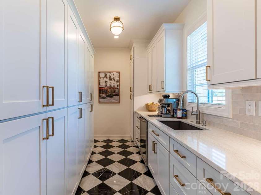 4413 Holly Circle, Conover, NC 28613.  MLS# CAR4422472, YatesRealty ID 49404. 