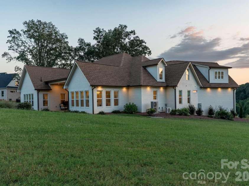 4413 Holly Circle, Conover, NC 28613.  MLS# CAR4422472, YatesRealty ID 49404. 