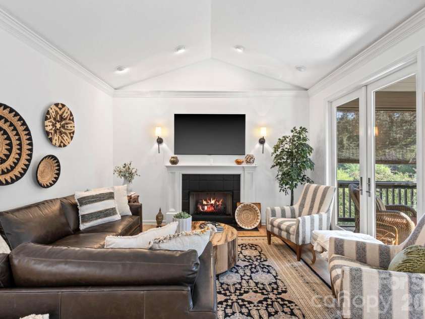 59 Old Pasture Way, Laurel Park, NC 28739.  MLS# CAR4422161, YatesRealty ID 49406. 