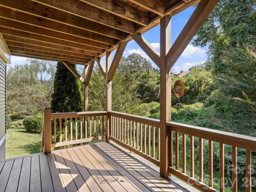 59 Old Pasture Way, Laurel Park, NC 28739.  MLS# CAR4422161, YatesRealty ID 49406. 