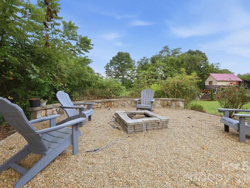 1037 S Main Street, Mars Hill, NC 28754.  MLS# CAR4417706, YatesRealty ID 49407. 