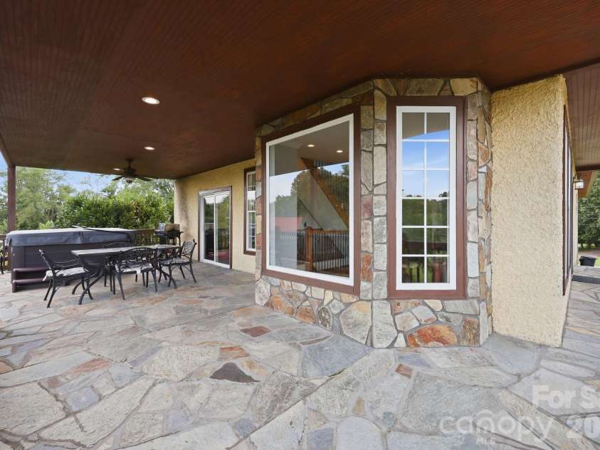 1037 S Main Street, Mars Hill, NC 28754.  MLS# CAR4417706, YatesRealty ID 49407. 