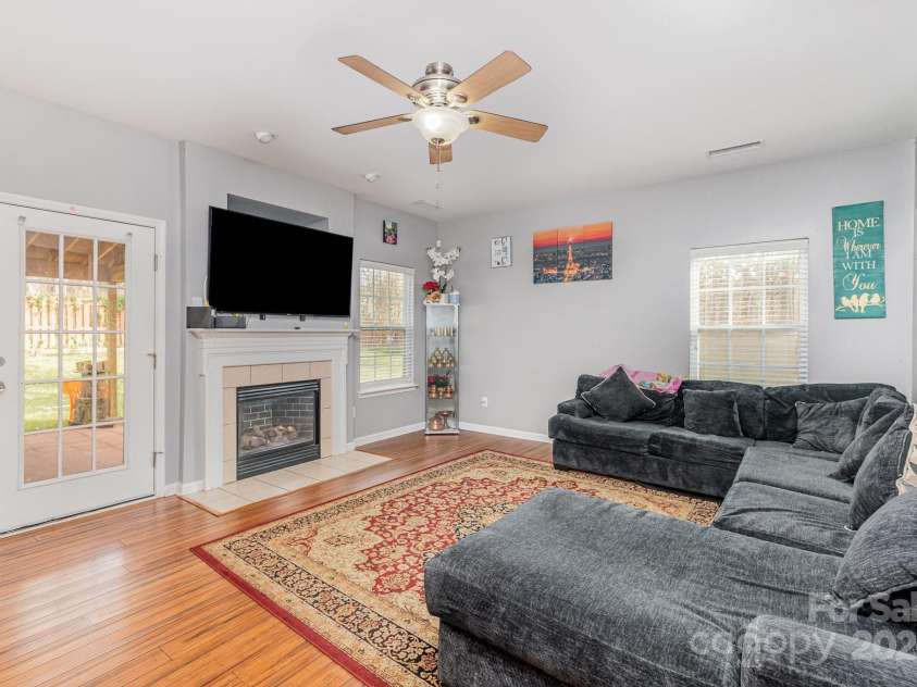 2157 Tommy Lane, Matthews, NC 28105.  MLS# CAR4233463, YatesRealty ID 4941. 