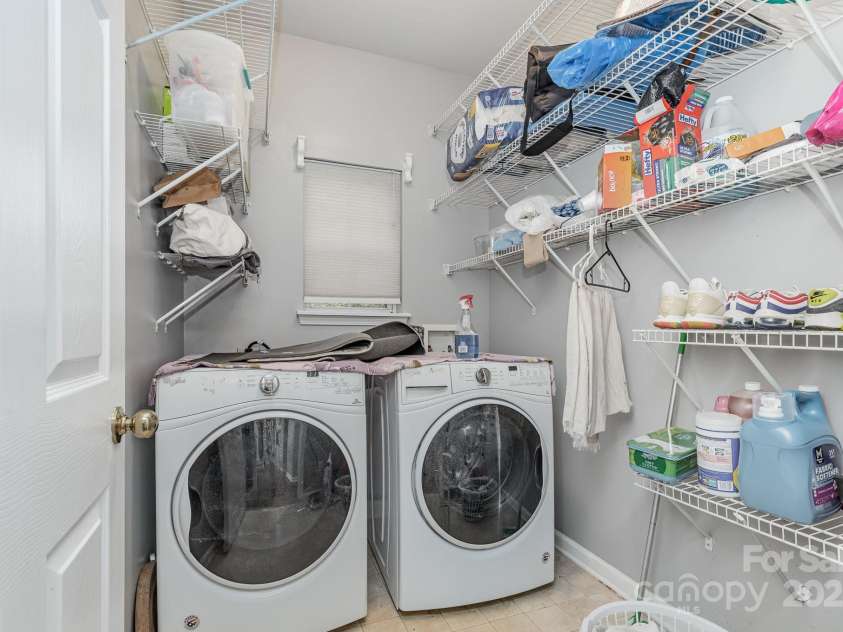 2157 Tommy Lane, Matthews, NC 28105.  MLS# CAR4233463, YatesRealty ID 4941. 