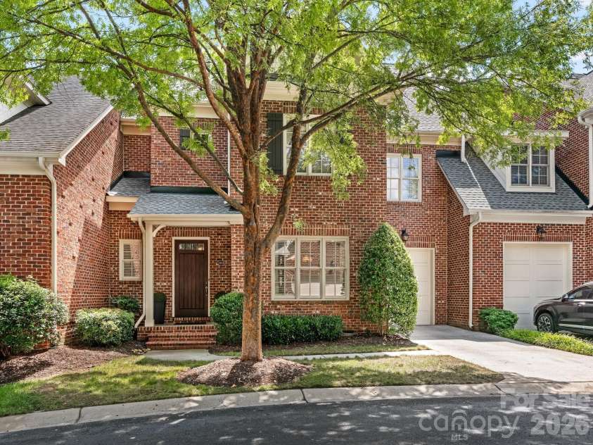2808 Gablestone Way, Charlotte, NC 28207.  MLS# CAR4420646, YatesRealty ID 49410. 