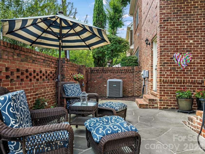 2808 Gablestone Way, Charlotte, NC 28207.  MLS# CAR4420646, YatesRealty ID 49410. 