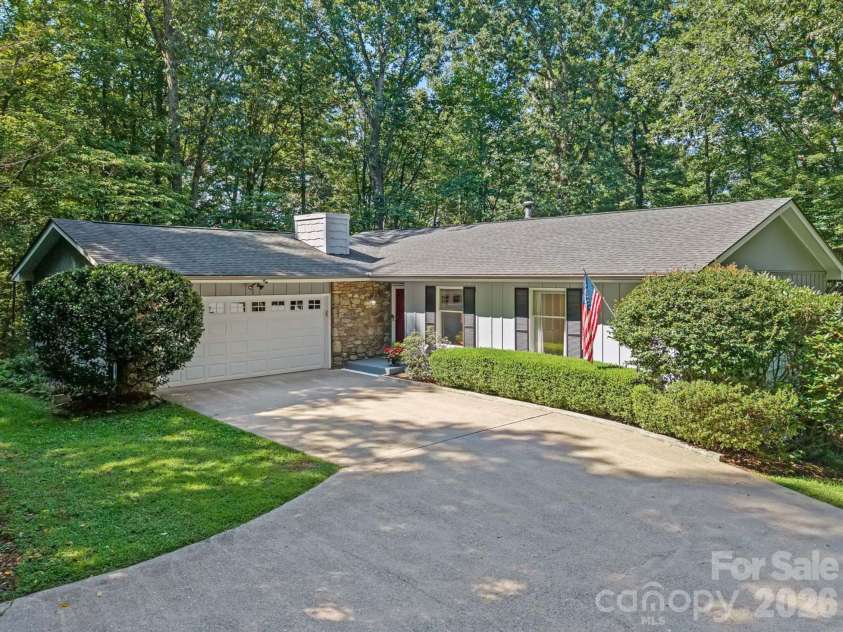 2 Brae Burn Way, Arden, NC 28704.  MLS# CAR4421728, YatesRealty ID 49411. 