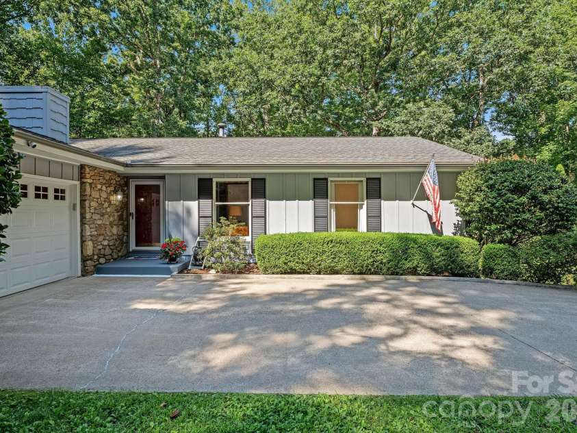 2 Brae Burn Way, Arden, NC 28704.  MLS# CAR4421728, YatesRealty ID 49411. 