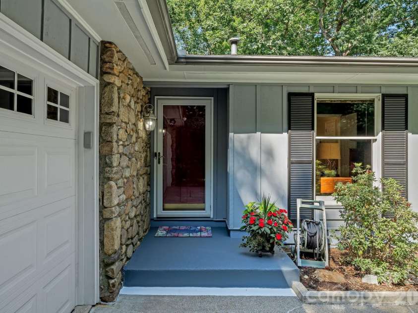 2 Brae Burn Way, Arden, NC 28704.  MLS# CAR4421728, YatesRealty ID 49411. 