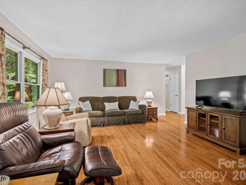 2 Brae Burn Way, Arden, NC 28704.  MLS# CAR4421728, YatesRealty ID 49411. 