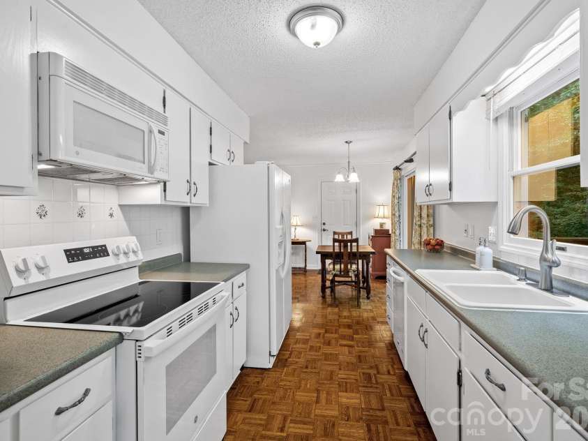 2 Brae Burn Way, Arden, NC 28704.  MLS# CAR4421728, YatesRealty ID 49411. 