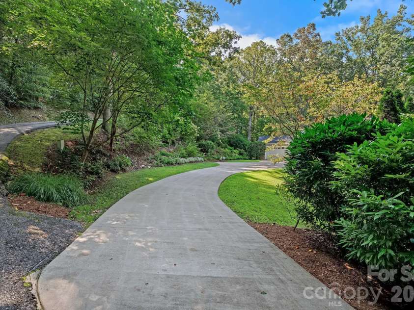 2 Brae Burn Way, Arden, NC 28704.  MLS# CAR4421728, YatesRealty ID 49411. 
