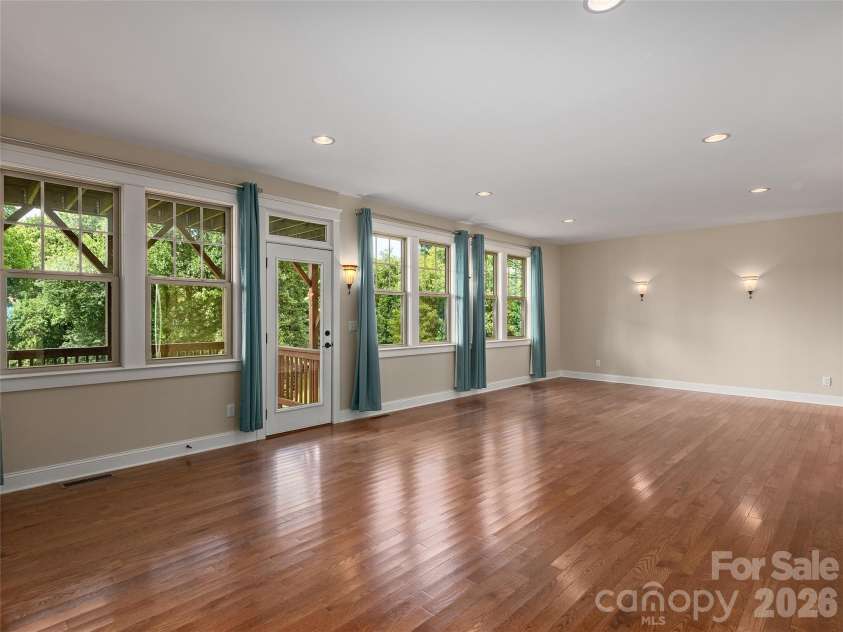 91 Greenwells Glory Drive, Biltmore Lake, NC 28715.  MLS# CAR4422496, YatesRealty ID 49412. 