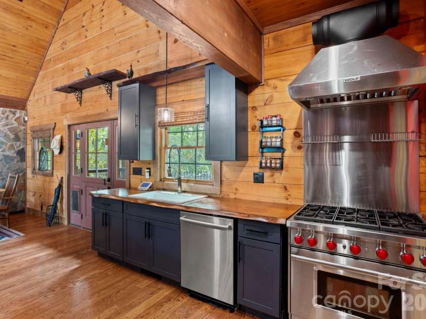 2107 Miller Mountain Road, Saluda, NC 28773.  MLS# CAR4422160, YatesRealty ID 49413. 