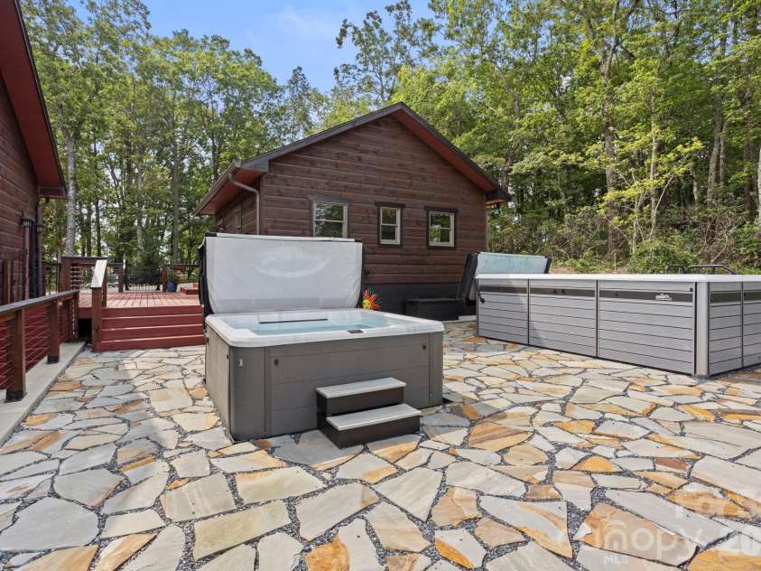 2107 Miller Mountain Road, Saluda, NC 28773.  MLS# CAR4422160, YatesRealty ID 49413. 