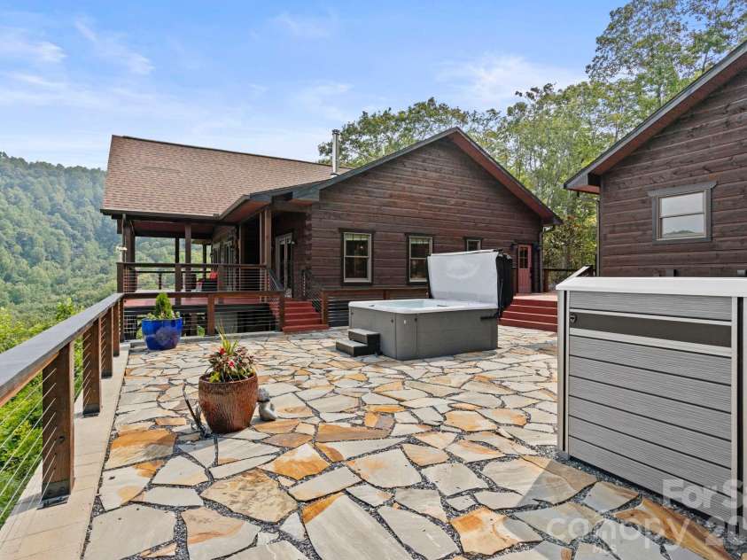 2107 Miller Mountain Road, Saluda, NC 28773.  MLS# CAR4422160, YatesRealty ID 49413. 