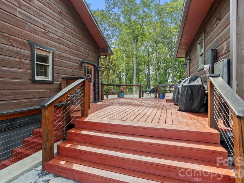 2107 Miller Mountain Road, Saluda, NC 28773.  MLS# CAR4422160, YatesRealty ID 49413. 
