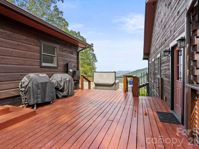 2107 Miller Mountain Road, Saluda, NC 28773.  MLS# CAR4422160, YatesRealty ID 49413. 