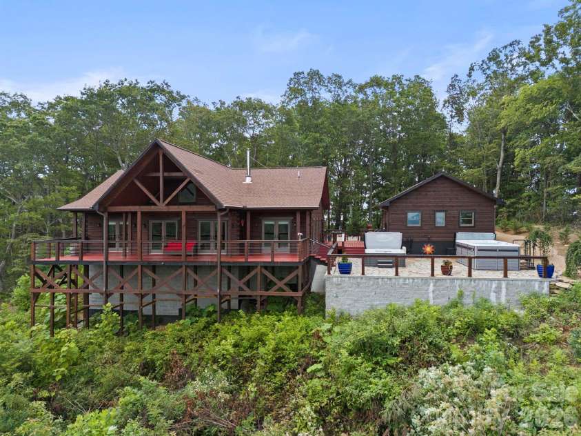 2107 Miller Mountain Road, Saluda, NC 28773.  MLS# CAR4422160, YatesRealty ID 49413. 