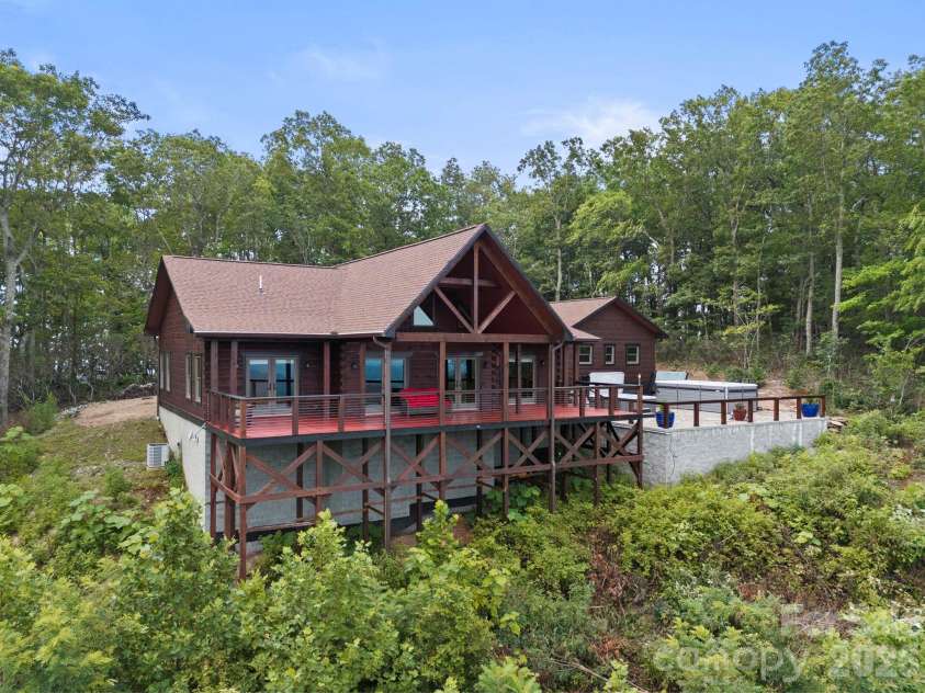 2107 Miller Mountain Road, Saluda, NC 28773.  MLS# CAR4422160, YatesRealty ID 49413. 