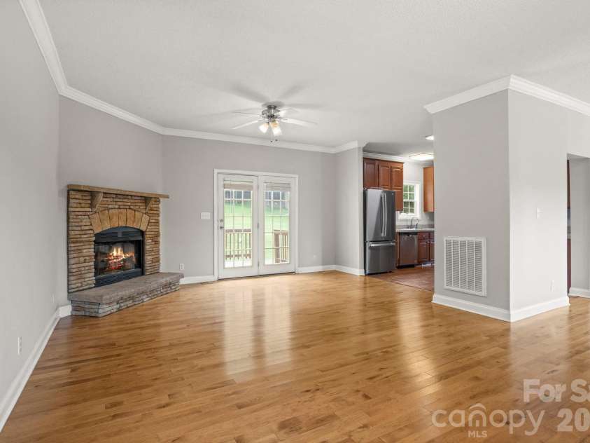 97 Meadowview Drive, Saluda, NC 28773.  MLS# CAR4422197, YatesRealty ID 49414. 