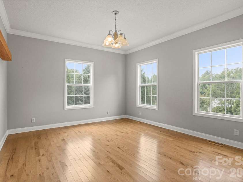 97 Meadowview Drive, Saluda, NC 28773.  MLS# CAR4422197, YatesRealty ID 49414. 