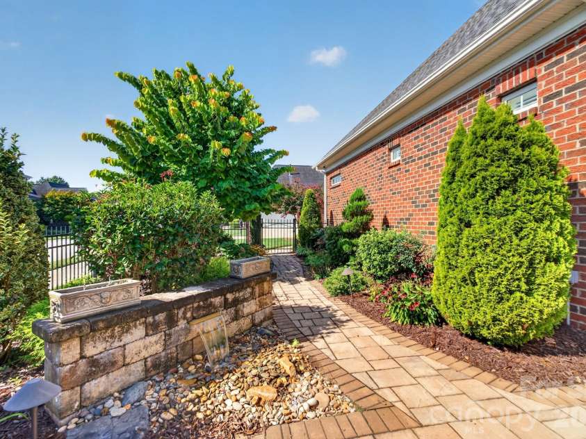 746 Balfe Drive, Rock Hill, SC 29732.  MLS# CAR4422165, YatesRealty ID 49418. Courtyard