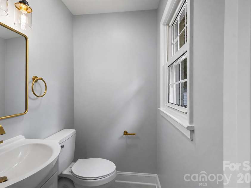 1539 Starbrook Drive, Charlotte, NC 28210.  MLS# CAR4422456, YatesRealty ID 49419. 