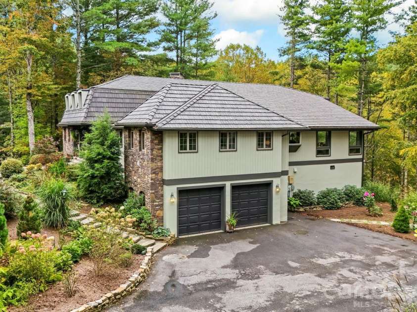 198 Little Harbour None, Vilas, NC 28692.  MLS# CAR4304013, YatesRealty ID 4942. Ample parking