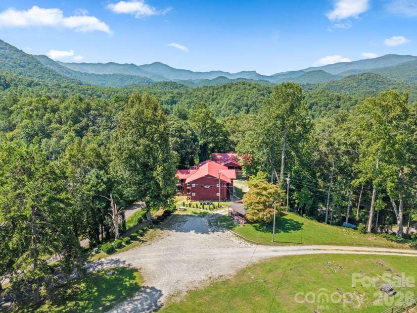 57 Observation Point Road, Bryson City, NC 28713.  MLS# CAR4422097, YatesRealty ID 49420. 