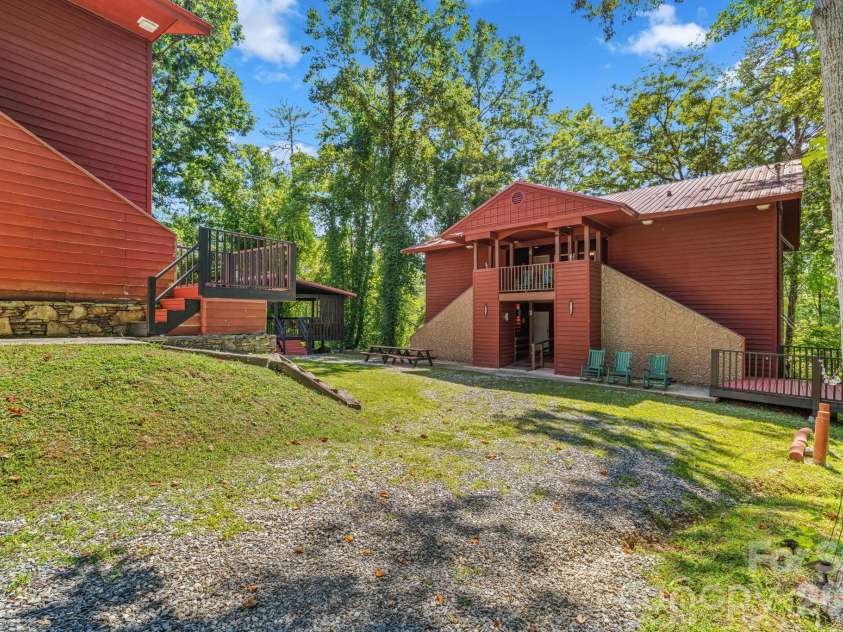 57 Observation Point Road, Bryson City, NC 28713.  MLS# CAR4422097, YatesRealty ID 49420. 