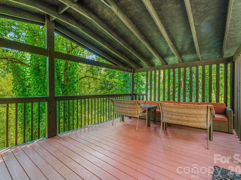 57 Observation Point Road, Bryson City, NC 28713.  MLS# CAR4422097, YatesRealty ID 49420. 