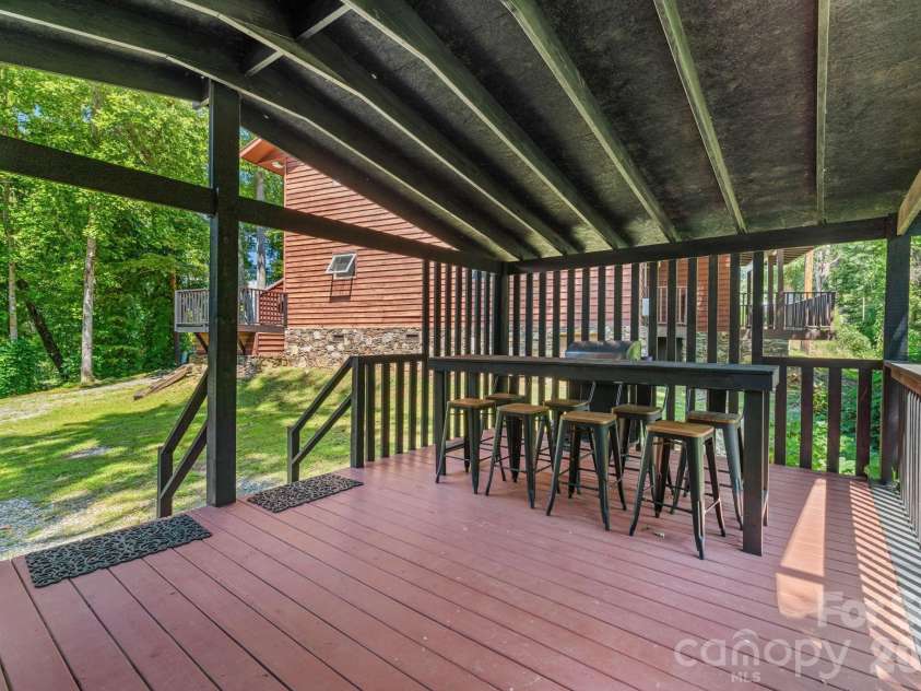 57 Observation Point Road, Bryson City, NC 28713.  MLS# CAR4422097, YatesRealty ID 49420. 