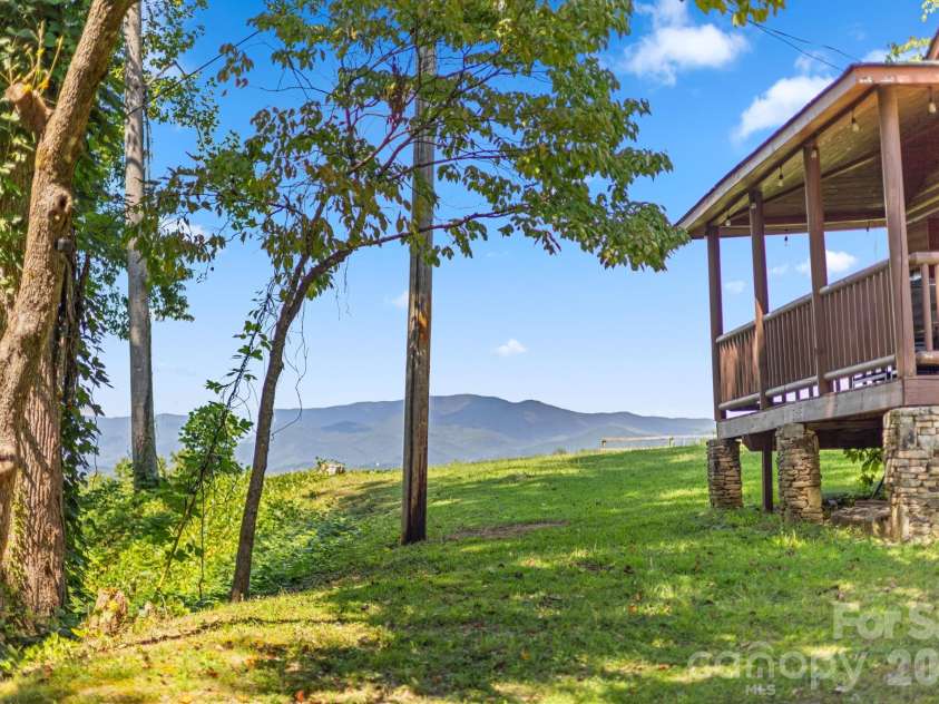 57 Observation Point Road, Bryson City, NC 28713.  MLS# CAR4422097, YatesRealty ID 49420. 
